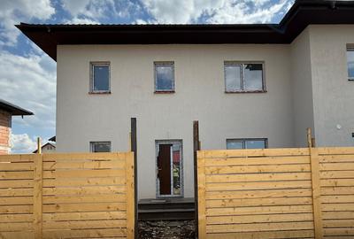 Casă cu 4 camere în Tărlungeni