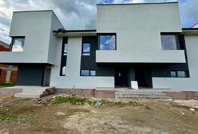 Duplex cu 4 camere cu Teren 248 Mp în Ștefăneștii de Jos