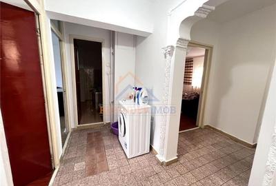 Inchiriere apartament 3 camere etaj 4 zona 13 Septembrie - Novaci Inchiriere apartament 3 camere etaj 4 zona 13 Septembrie - Novaci - 8