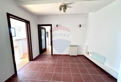 Apartament cu 4 camere decomandat în Periferie - 5