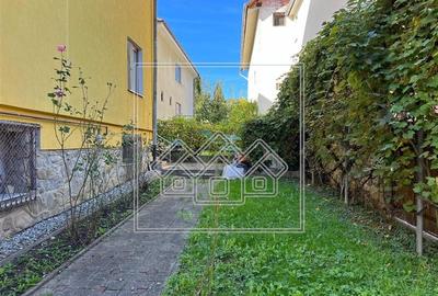 Casa de vanzare in Sibiu - 6 camere, garaj - teren 250 mp - 18