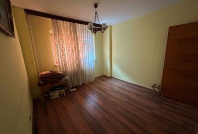 B-dul Ghencea str. Costantin Titel Petrescu nr 3, aproape de parc,metrou - 7