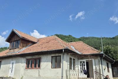 Casa de vanzare in orsul Nehoiu - 1