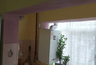 Apartament cu 3 camere semidecomandat în Năvodari