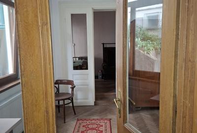 Apartament cu 3 camere semidecomandat în Schei - 13