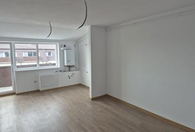 Apartament cu 2 camere decomandat în Cetatea - 4