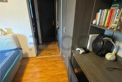 Apartament cu 3 camere semidecomandat în Rogerius