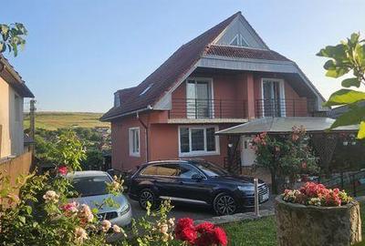 Casă cu 4 camere cu Teren 340 Mp în Blejoi - 1