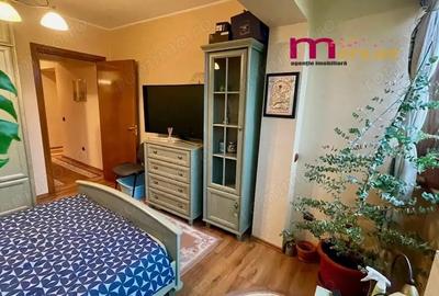 Apartament 4 camere,zona Ultracentrala,etaj 2 - 13