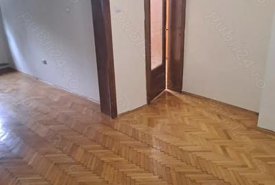 Apartament cu 3 camere în Central - 1