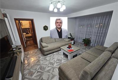 Apartament cu 3 camere semidecomandat, mobilat în Micro II - 1