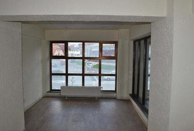 Inchiriez spatiu comercial 18,21,24 mp - 2