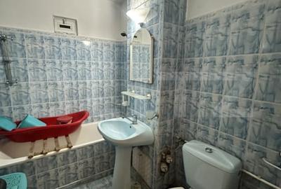 Apartament cu 3 camere decomandat, mobilat în Rovine - 7