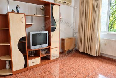 Apartament cu 4 camere semidecomandat, mobilat în Drumul Taberei