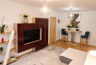 Apartament cu 2 camere decomandat, mobilat în P-ta Presei Libere