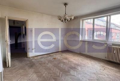 Apartament cu 3 camere semidecomandat în Iancului