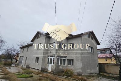 Casă individuală cu 9 camere cu Canalizare în Popești-Leordeni
