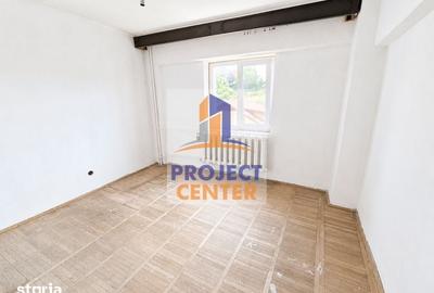 Apartament cu 3 camere decomandat în Craiovei