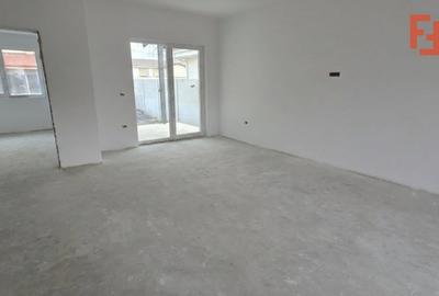 Duplex cu 4 camere cu Canalizare în Moșnița Nouă - 2