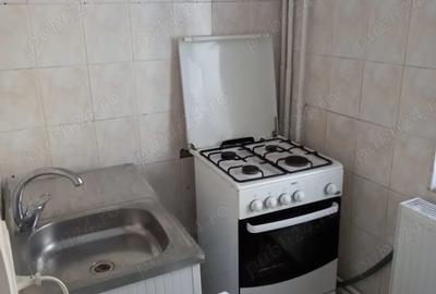 Proprietar, inchiriez garsoniera, strada Crinului - 4