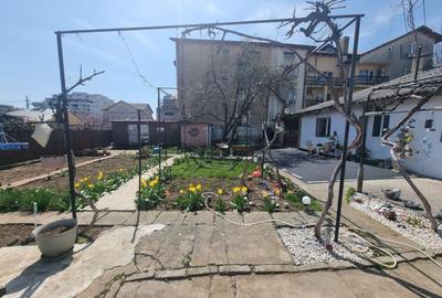 Casă individuală cu 4 camere cu Canalizare în Est