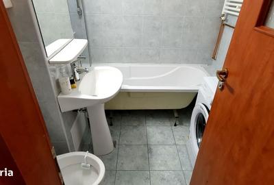 Apartament cu 2 camere decomandat în Tractorul - 2