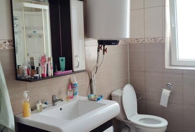 Casă cu 7 camere cu Teren 700 Mp în Central - 2