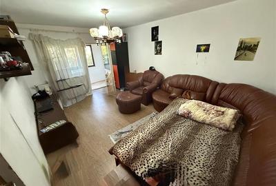 APARTAMENT 3 CAMERE, ETAJ 2, 1 DECEMBRIE - 4