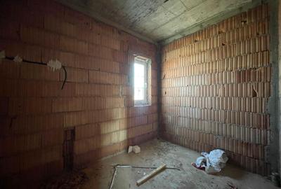 Duplex cu 3 camere cu Canalizare în Moșnița Nouă - 8