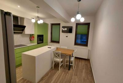 Apartament cu 3 camere decomandat în Central - 3