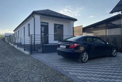 Casă cu Teren 175 Mp în Ipotești - 10