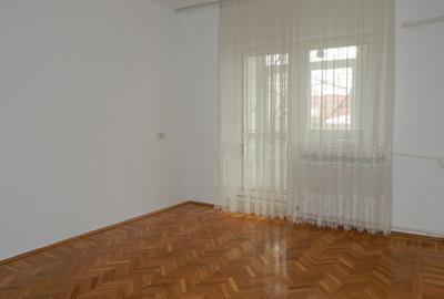 Apartament cu 4 camere decomandat, mobilat în P-ța Alba Iulia - 9