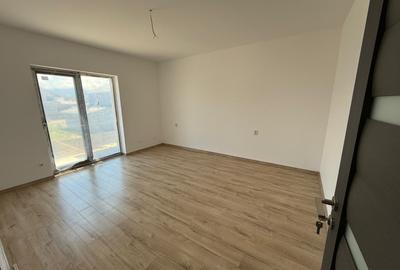 Casă de vânzare cu 4 camere în Izvor Târlungeni Brașov - 2