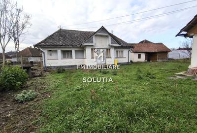 Casă de vânzare cu 10 ari teren -Central-Miresu Mare! - 2