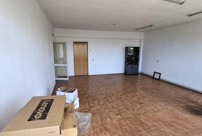 De închiriat: 2 birouri spațioase – 82 mp utili (zona str. Republicii) - 7