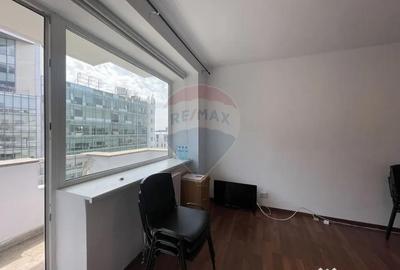 Apartament cu 4 camere decomandat în P-ța Victoriei - 14