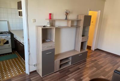 13 Septembrie,Panduri Stradal,Academia Militara 8 Min metrou,C ANAF - 7