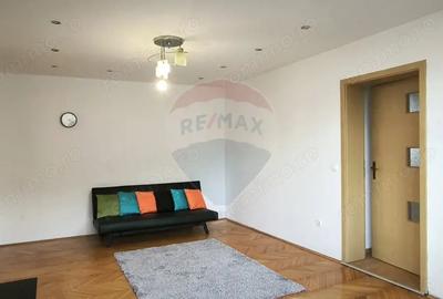 Apartament cu 3 camere semidecomandat în Mediaș - 4
