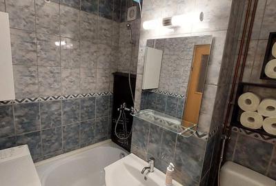 Apartament cu 3 camere semidecomandat în Dacia