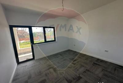 Casă cu 4 camere cu Teren 718 Mp în Lăpuș - 2