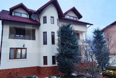 Casă cu 10 camere cu Teren 1178 Mp în Micro 6 - 1