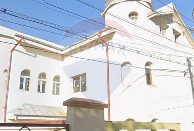 Casă individuală cu 7 camere în Drumul Taberei