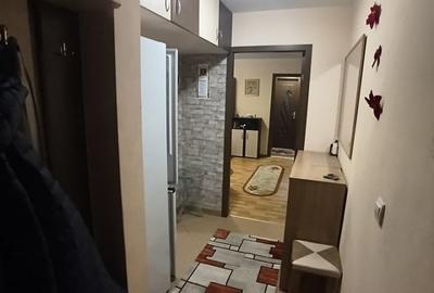 Apartament cu 2 camere semidecomandat în Mircea cel Bătrân
