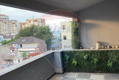 Casă cu 13 camere cu Teren 160 Mp în Tomis I - 12