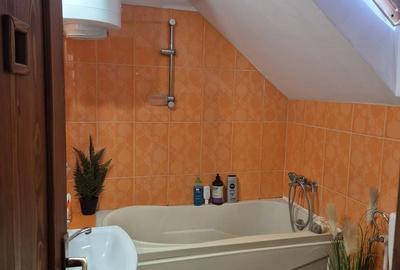 Casă cu 7 camere cu Teren 730 Mp în Central - 15
