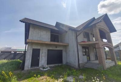 Casă cu 4 camere cu Teren 500 Mp în Rădăuți - 16