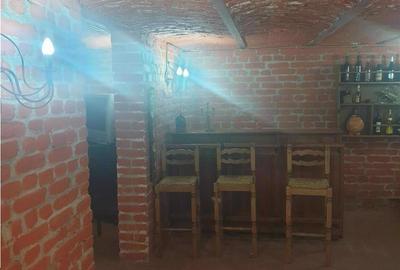 Casă cu 7 camere cu Teren 400 Mp în Central - 3