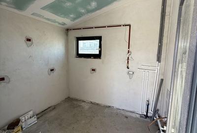 Casă cu 4 camere decomandat în Agigea - 3
