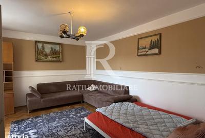 Apartament cu 4 camere decomandat în Decebal