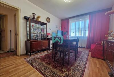 Apartament cu 3 camere circular în Astra - 16